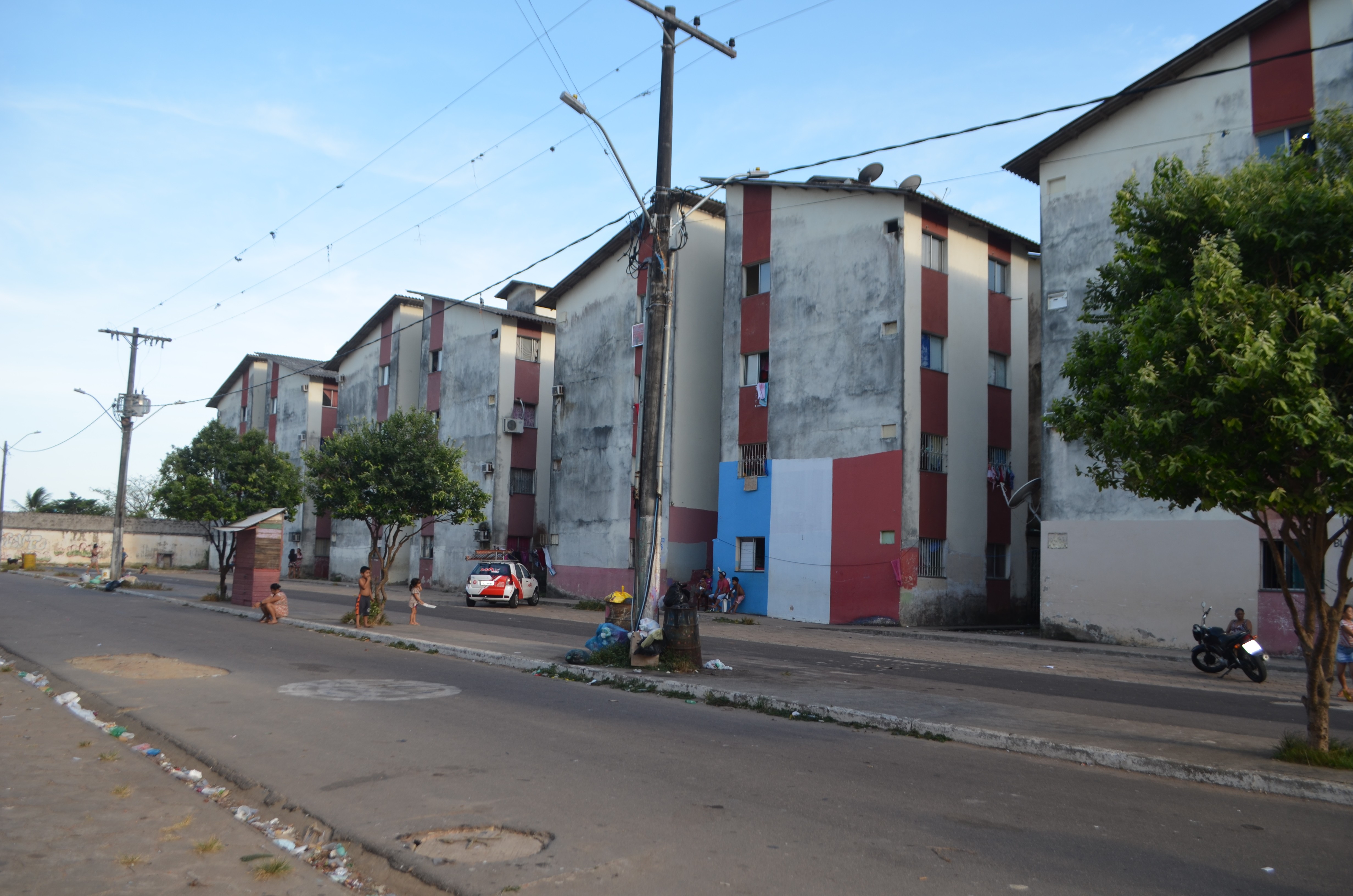 'Graffiti tem voz' leva arte e cores para o conjunto habitacional ...