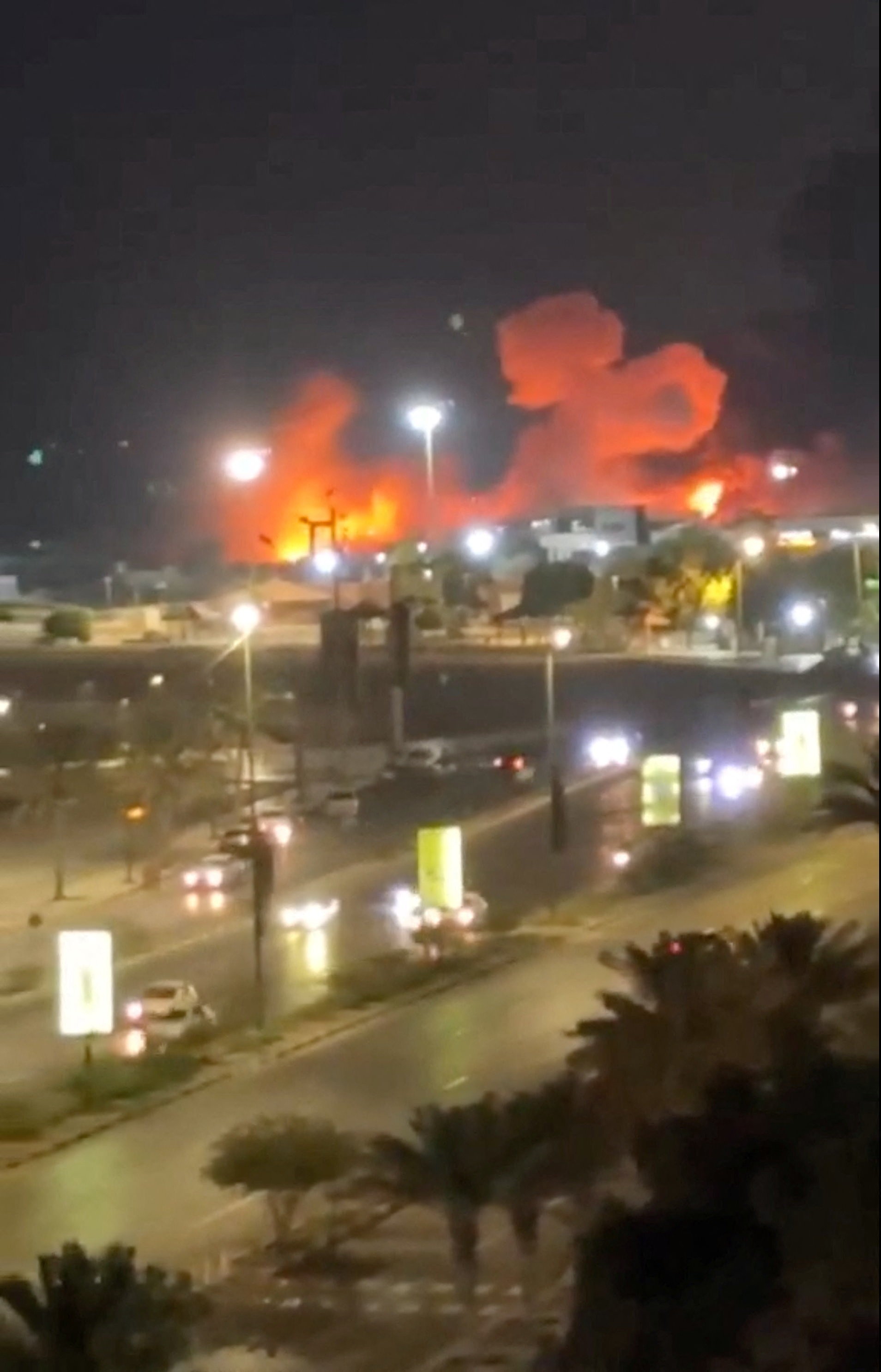 Explosões são ouvidas em área portuária do Irã