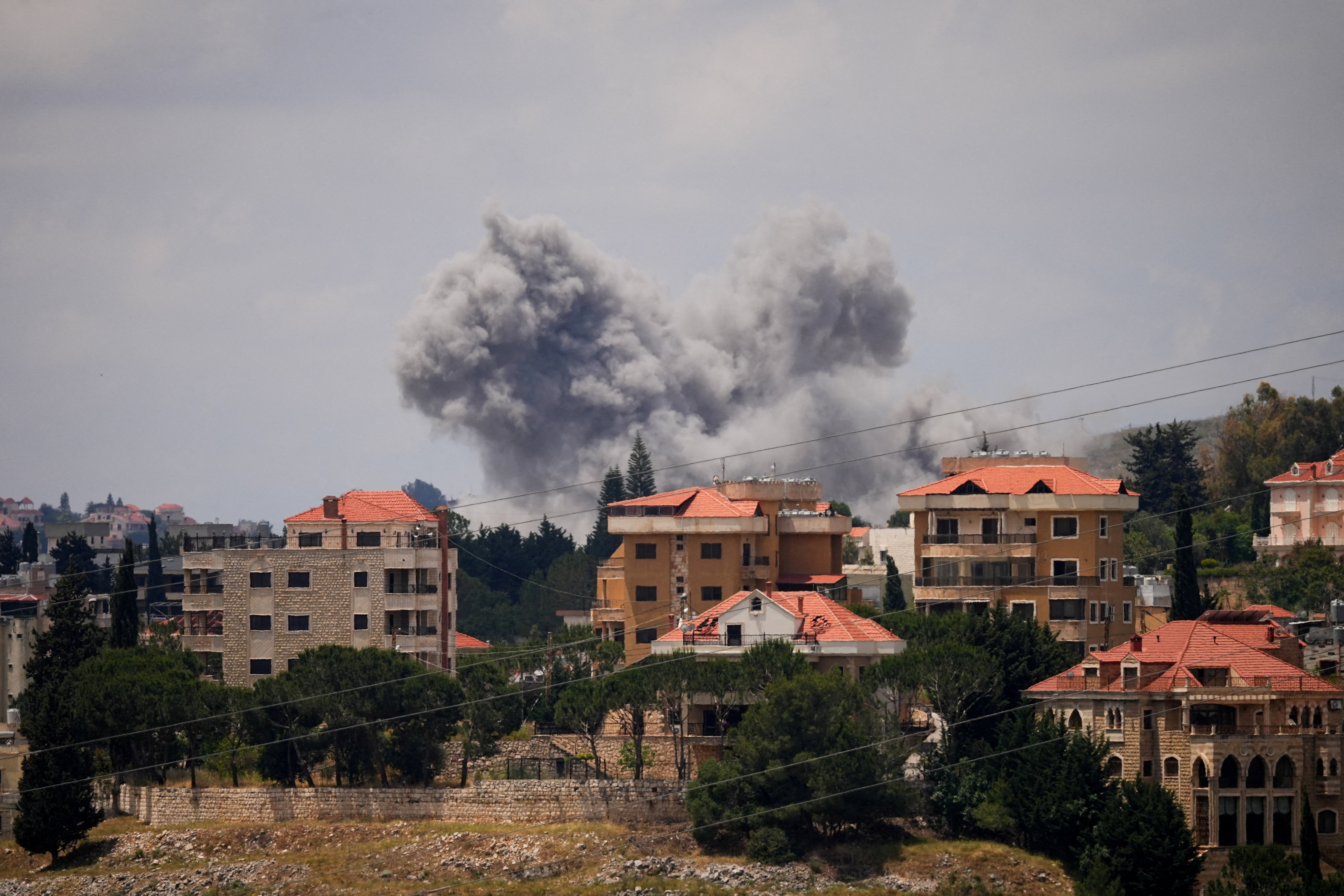 Netanyahu diz que Israel vai 'intensificar' ataques ao Líbano em ofensiva contra o Hezbollah