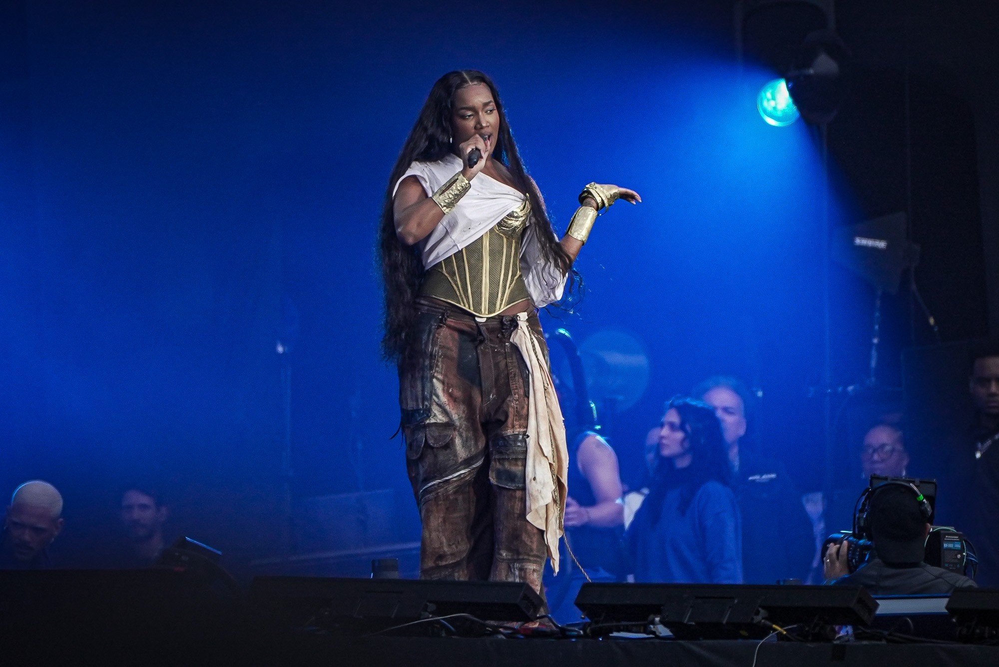 Iza convida Olodum, Toni Garrido e Célia Sampaio no The Town e mostra que reggae não é só Bob Marley 