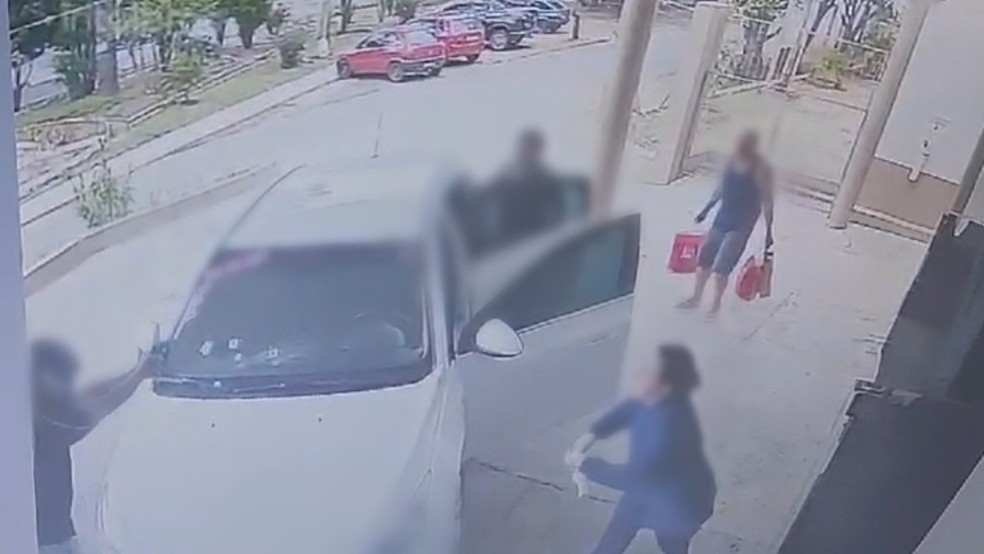 Mulher é baleada pelo ex-companheiro, tenta fugir, mas é perseguida e morta em frente a hospital no RS, diz polícia | G1