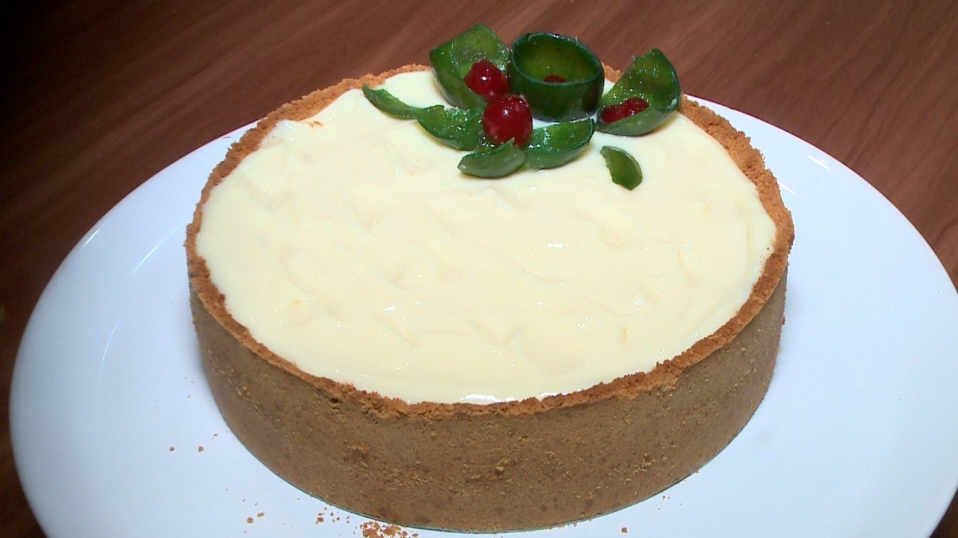 Cheesecake de limão: aprenda a preparar o tradicional doce para a sobremesa do almoço de domingo 