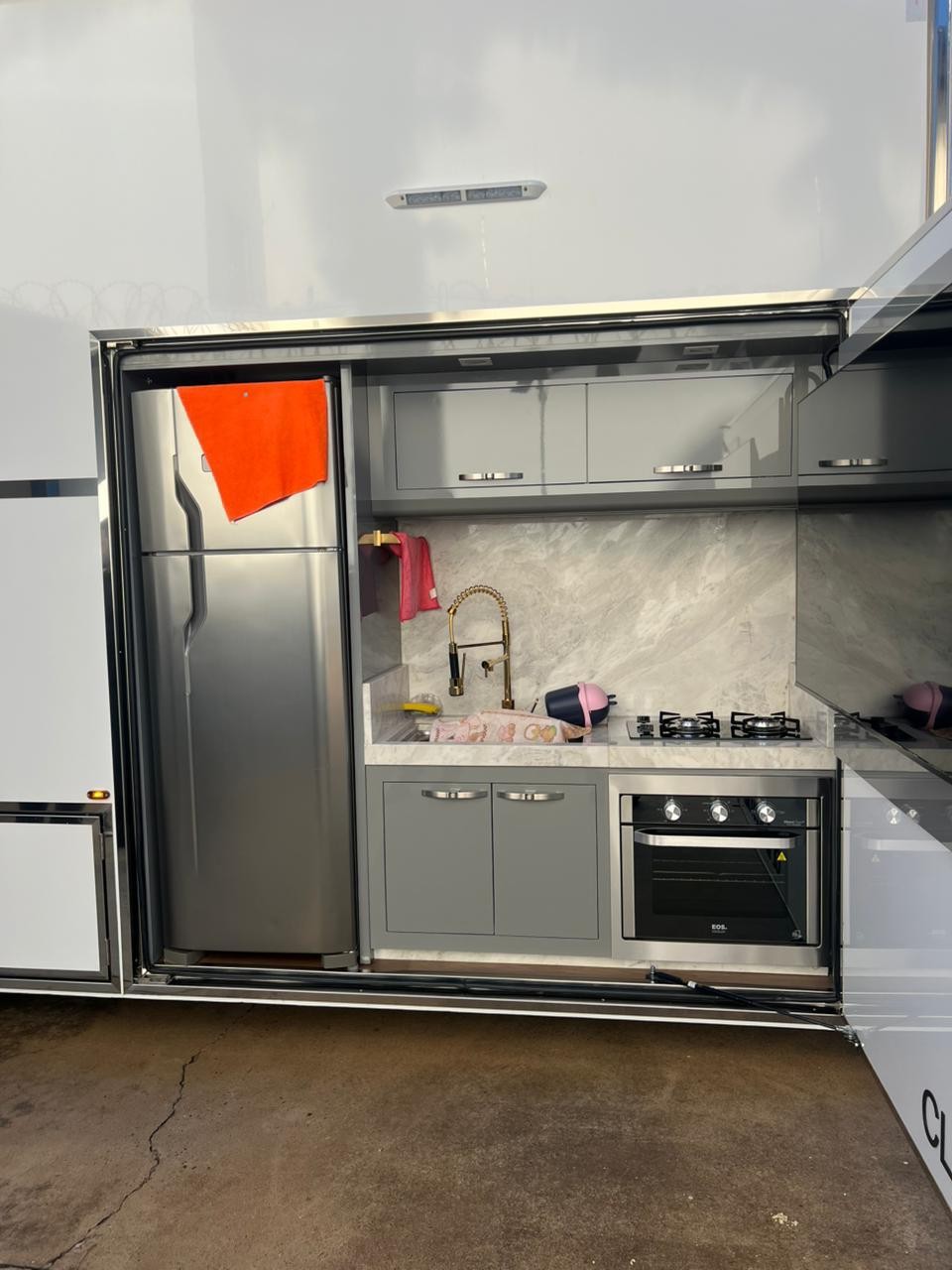 Motorhome avaliado em R$ 500 apreendido em Uberlândia— Foto: PF/Divulgação