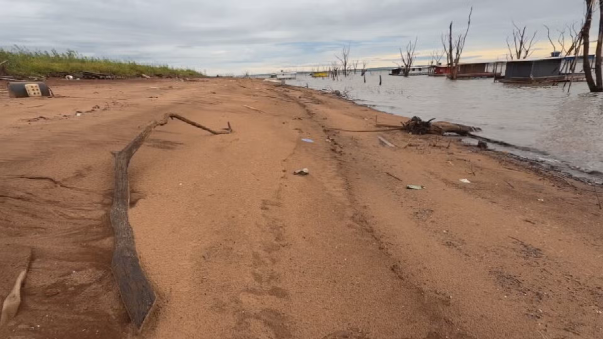 Nível do reservatório da usina de Marimbondo, no interior de SP, é o menor do país segundo o ONS