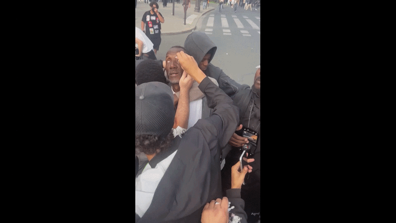 VÍDEO: prefeito nos subúrbios de Paris precisa de colírio após proteger manifestantes e ser atingido com gás de pimenta