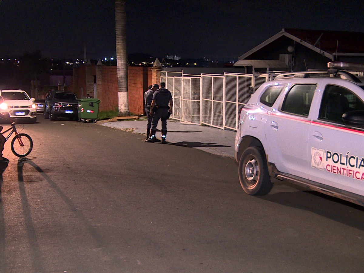 PM encontra corpos de duas mulheres e cão morto em imóvel em Indaiatuba