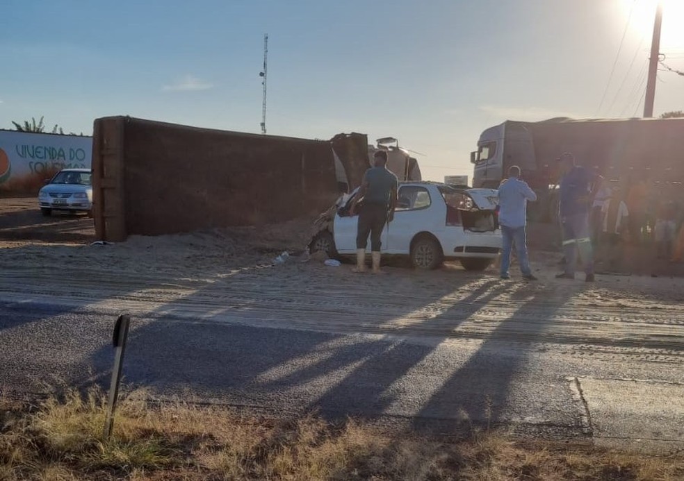 Quatro pessoas morreram em um acidente na Rodovia João Mellão, em Avaré — Foto: Reprodução/Redes sociais