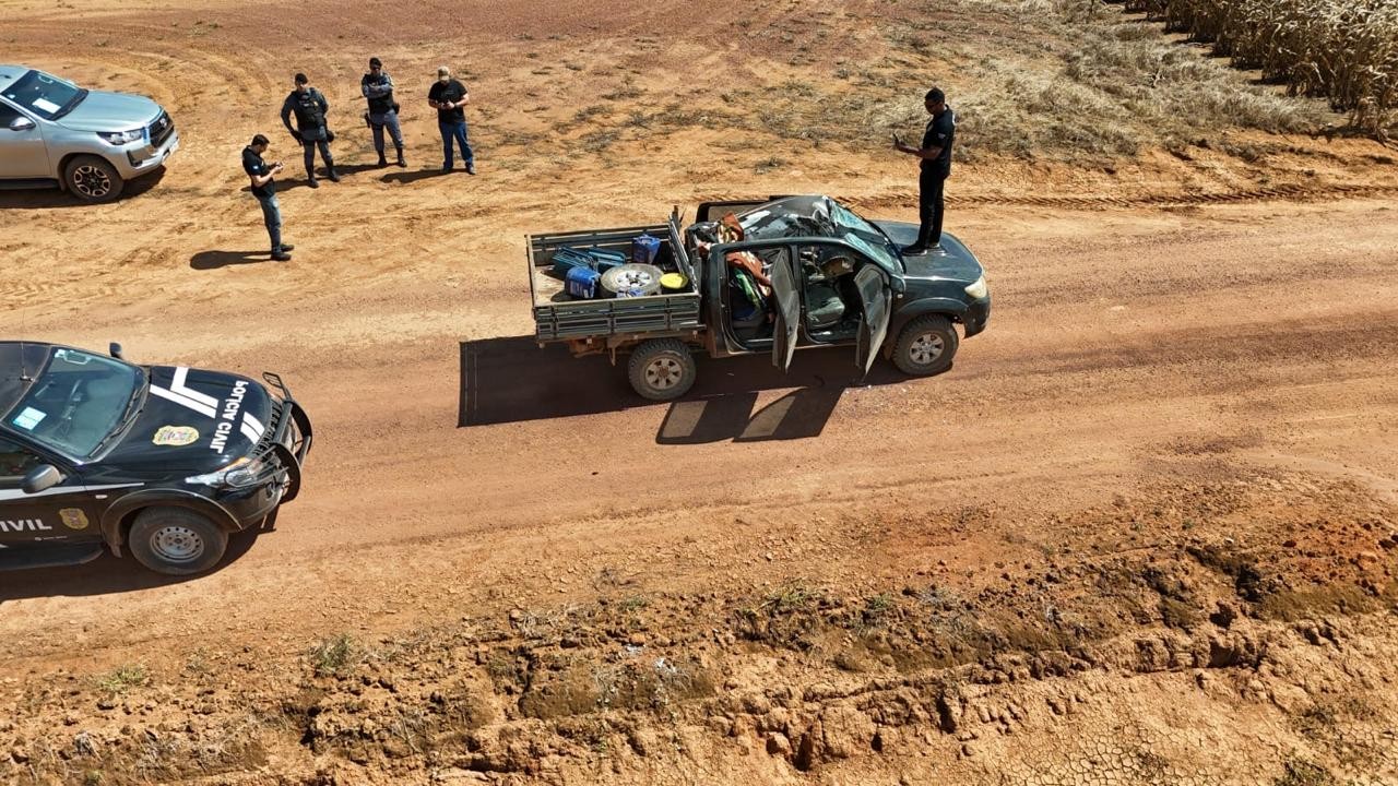 Um dos passageiros do veículo morreu no local com a batida — Foto: Polícia Civil de Mato Grosso