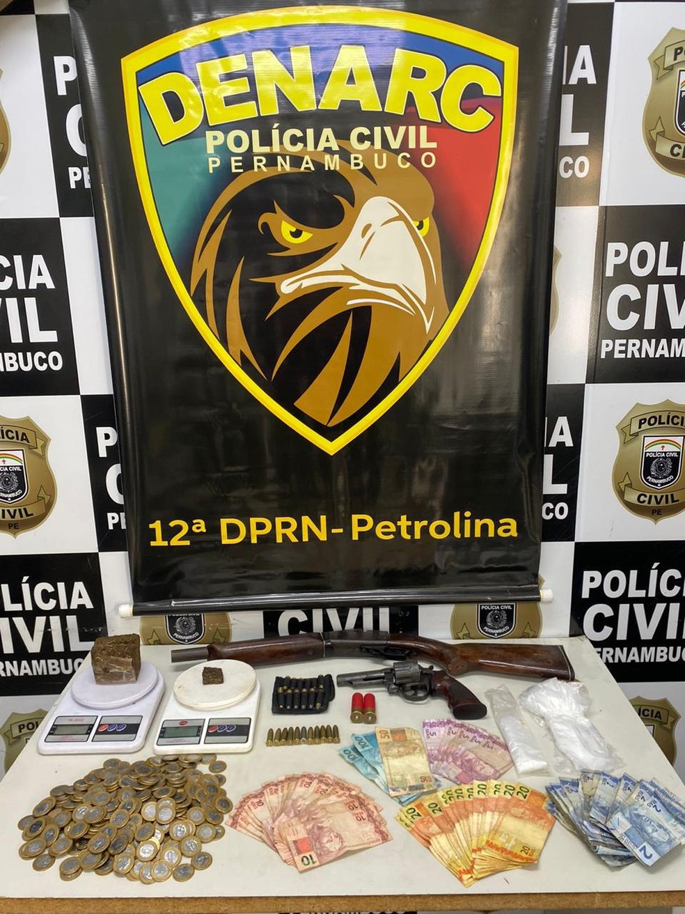 Polícia Civil faz operação contra o tráfico de drogas em Petrolina — Foto: Divulgação / Polícia Civil