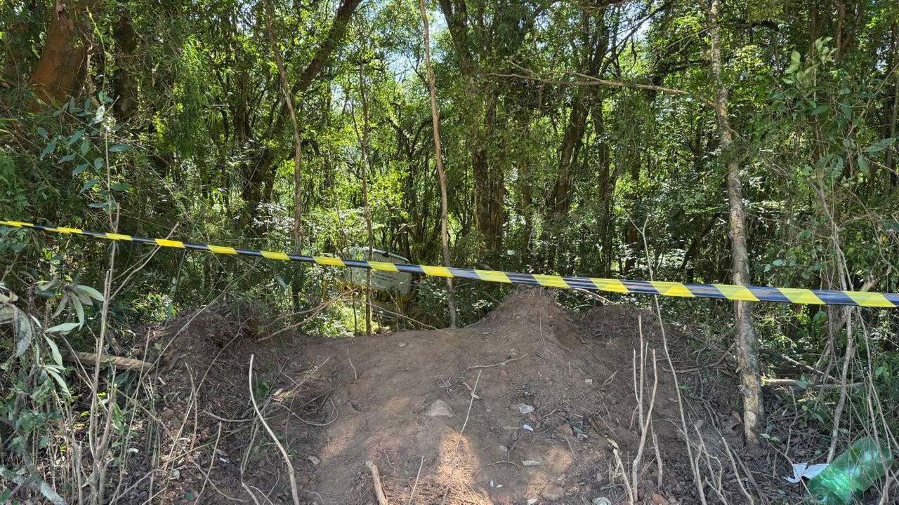 Micro-ônibus com trabalhadores perde freio em descida e sai da pista na Serra gaúcha; 30 ficam feridos