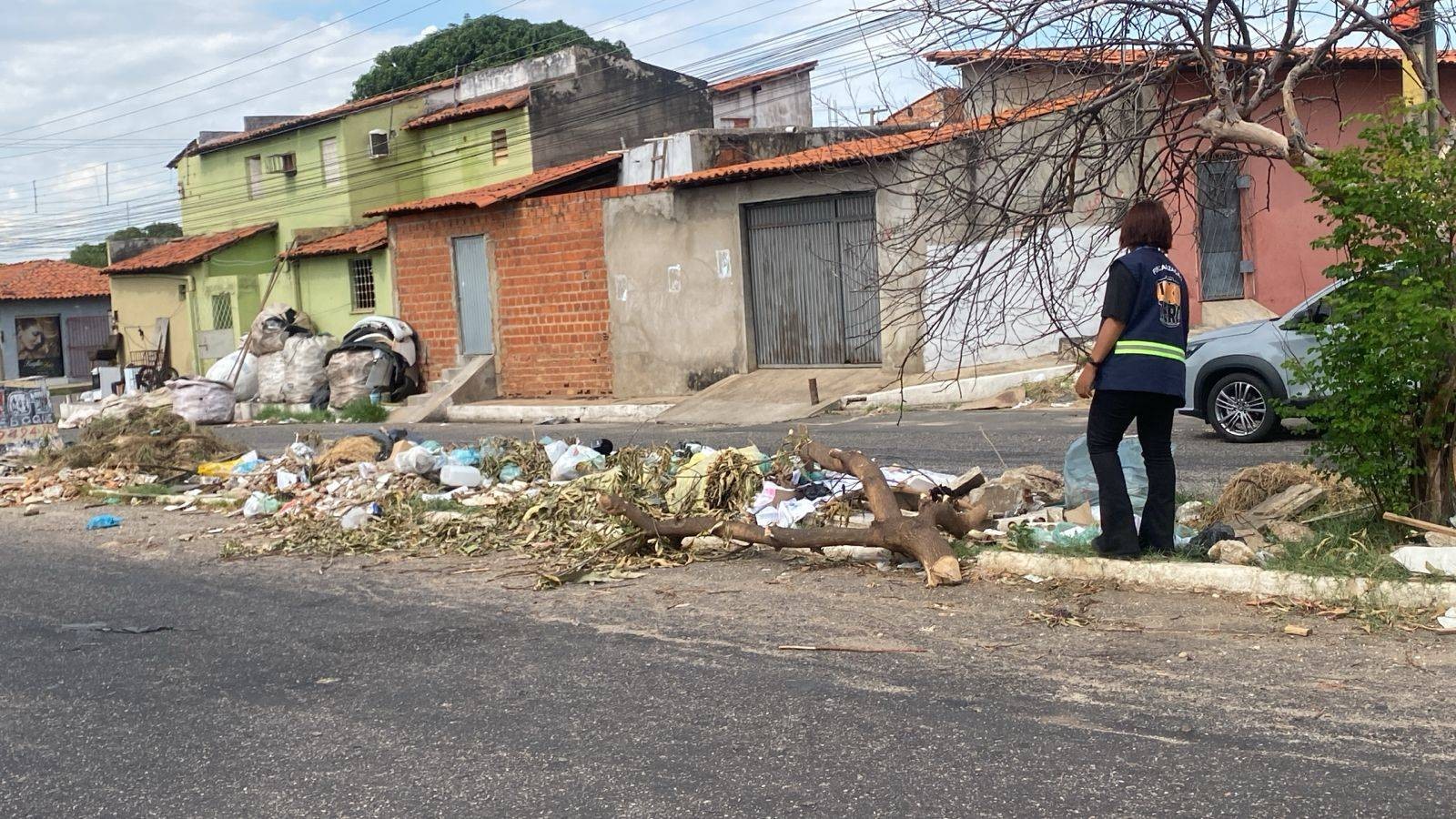 Teresina teve mais de 600 infrações por descarte irregular de lixo em 2026; multa chega a R$ 4,9 mil