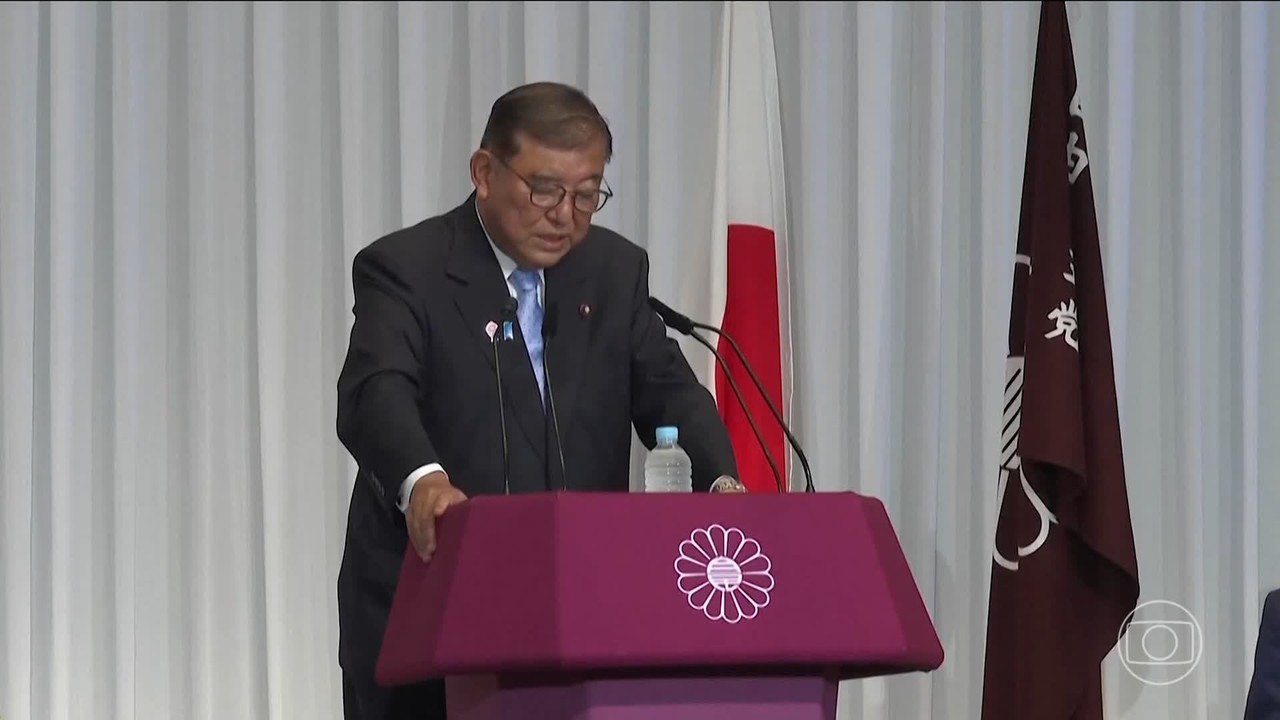 Premiê do Japão diz que continuará no cargo após perder maioria no parlamento