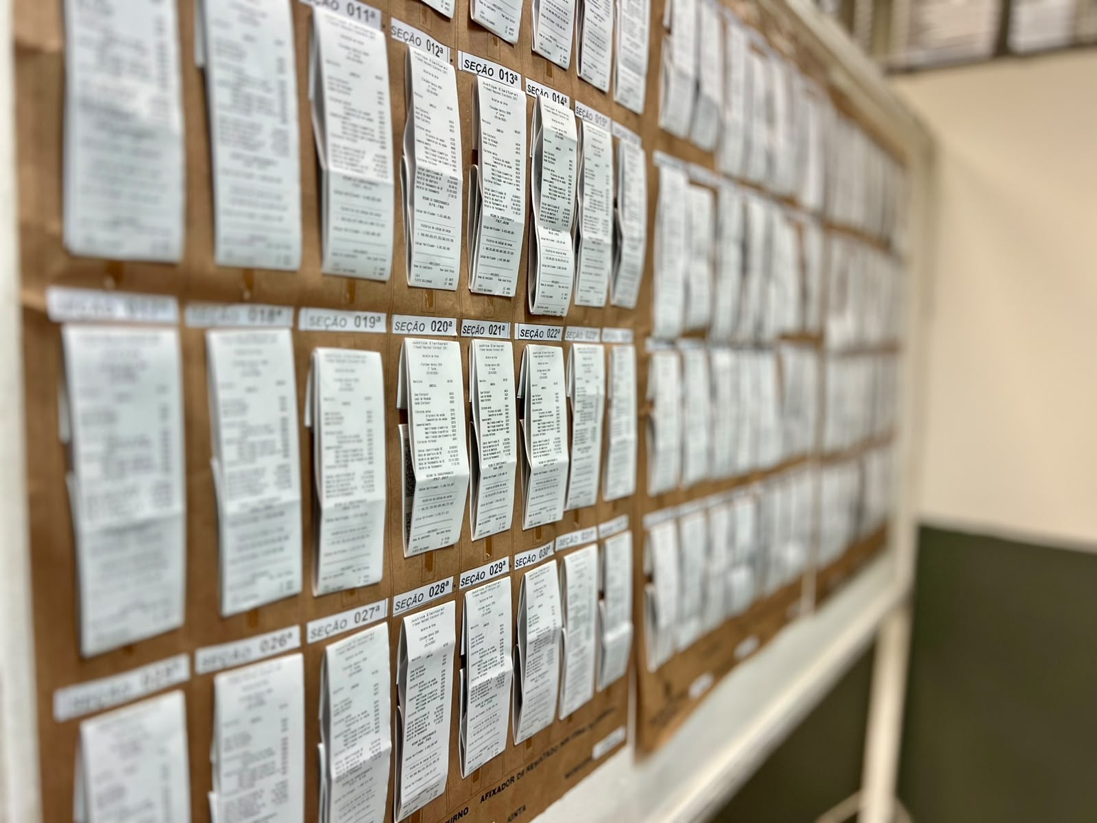 Fim da Votação: TSE começa apuração dos votos