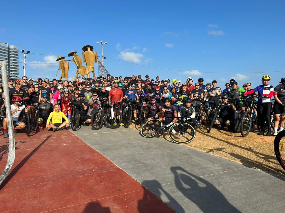 Ciclistas fazem homenagem a médico morto atropelado em SL e cobram segurança para a categoria — Foto: Divulgação