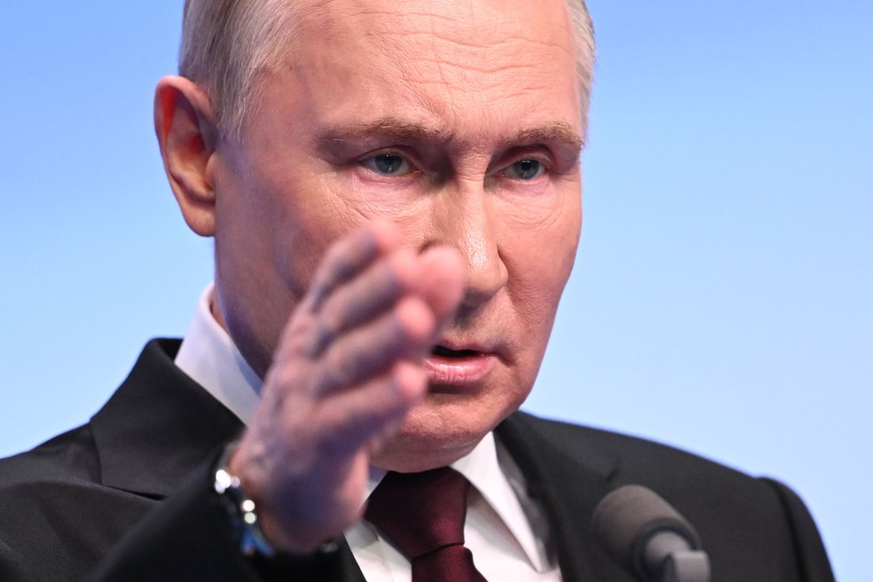 O presidente dos EUA, Joe Biden, chamou Putin de 'louco'. — Foto: Reuters via BBC