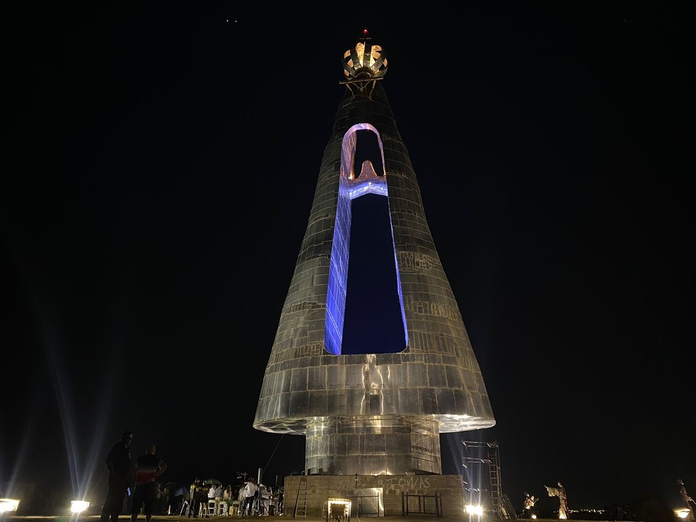 Estátua de 50 metros de Nossa Senhora é inaugurada em Aparecida — Foto: Laurene Santos/TV Vanguarda