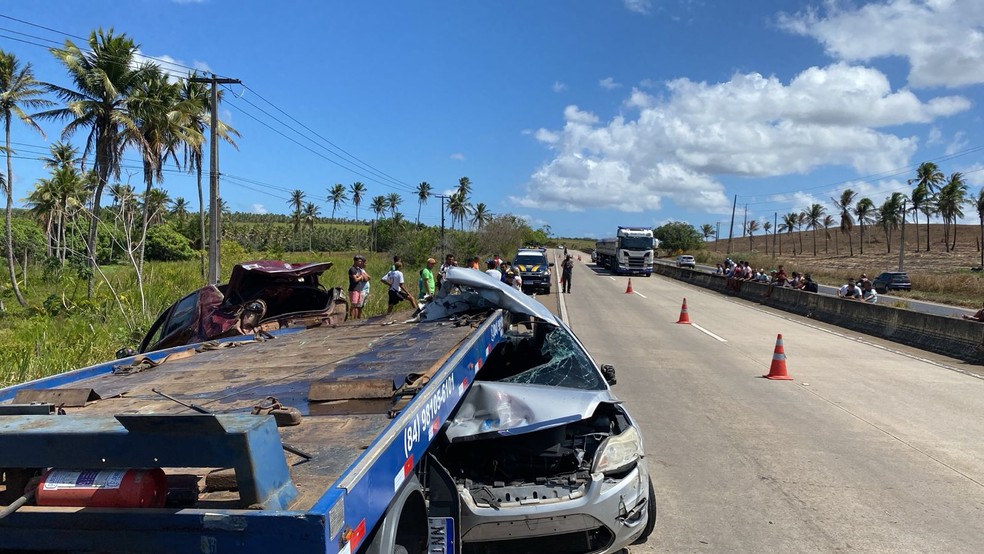 Dois homens morrem em acidente na BR-101, na Grande Natal — Foto: Cedida
