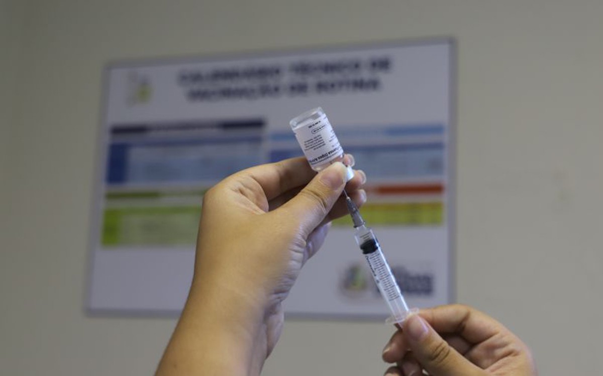 Saúde reorganiza serviços e reabre todas as salas de vacina