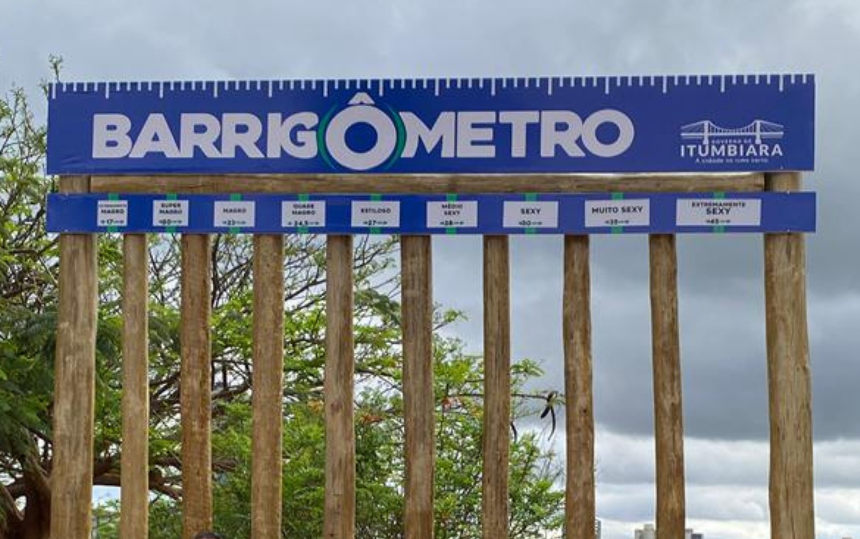 De extremamente magro a sexy: ‘Barrigômetro’ avalia forma física e vira atração em cidade de Goiás