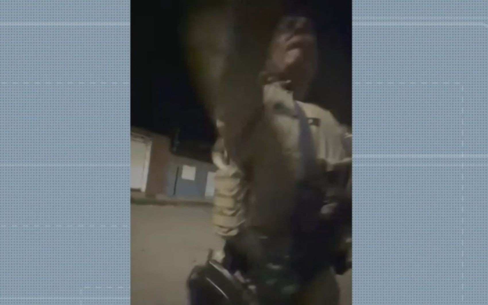 Vídeo mostra momento que mulher recebe tapa no rosto de policial militar durante abordagem na Bahia