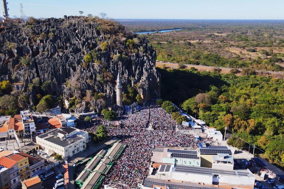 Romaria de Bom Jesus da Lapa  — Foto: Uelder Negrão/ Alex Raffaelli (Imagens Drone) - Acervo do Santuário da Lapa