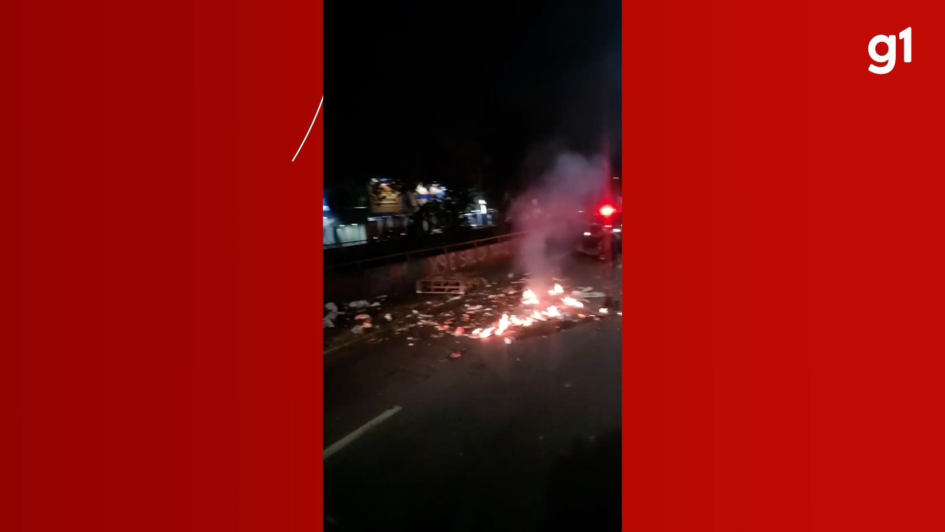 VÍDEO: Polícia desmonta barricada em chamas após frustrar homenagem ao CV em Manaus