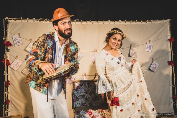 A adaptação em cordel da história da Bela e a Fera irá encantar telespectadores em Pardinho (SP) — Foto: Thiago Cardinali