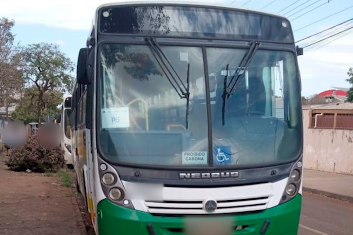 Prefeitura de Londrina terá que pagar R$ 10 mil a família de criança que foi esquecida dentro de ônibus enquanto ia para a escola
