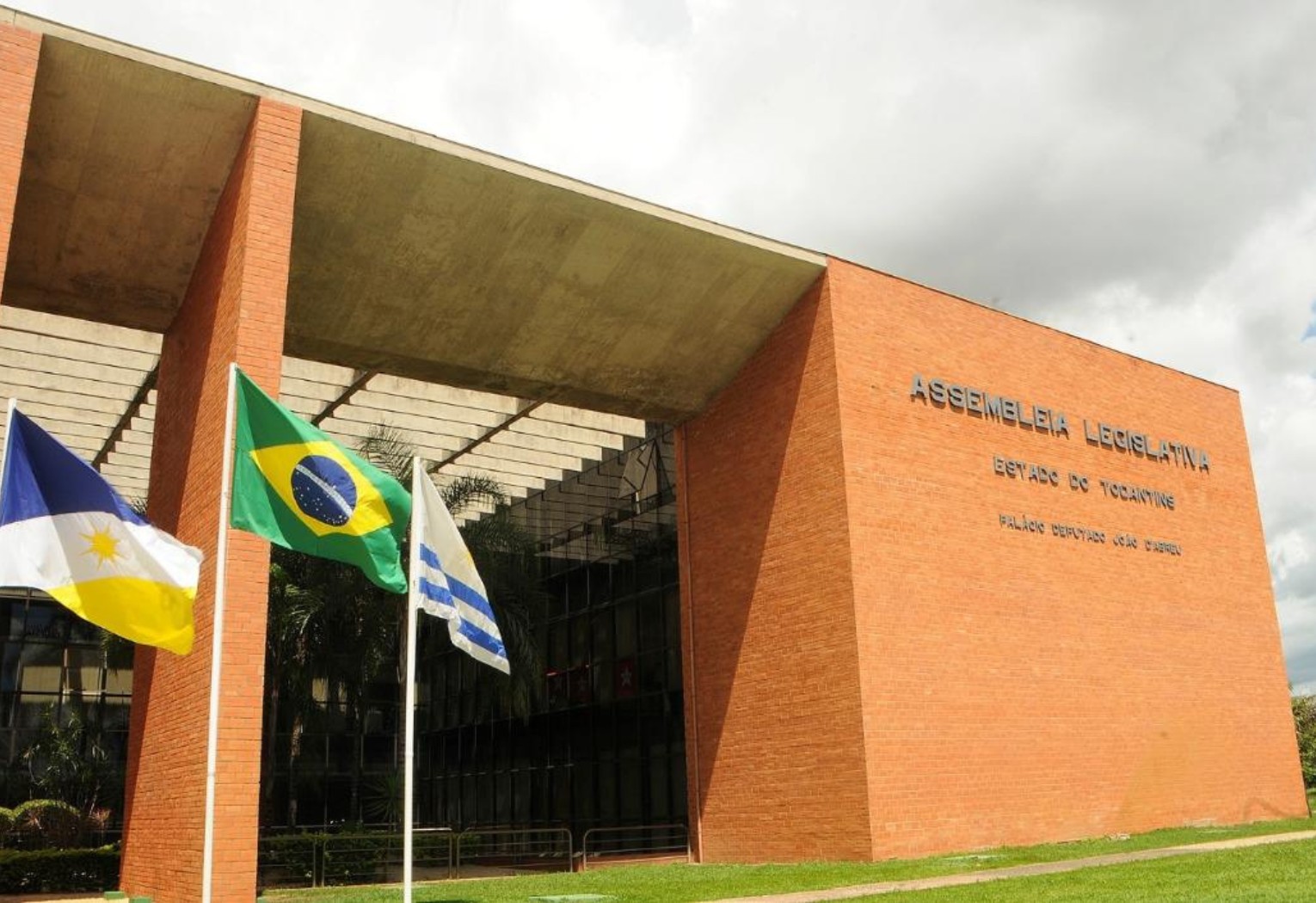 Justiça condena ex-servidores da Assembleia do TO por esquema de 'funcionário fantasma'