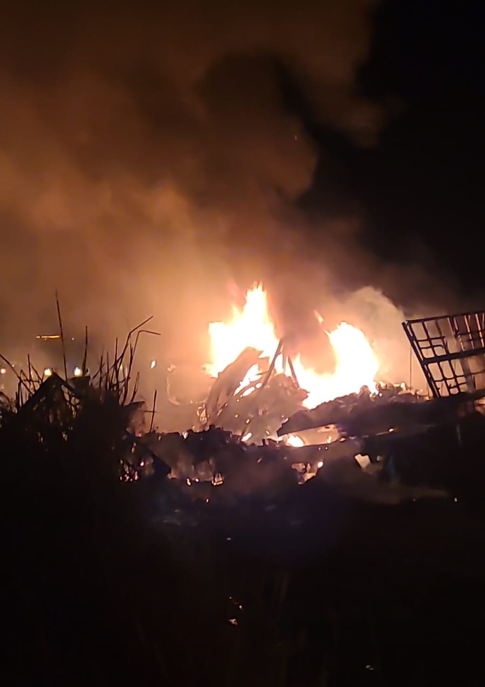 Motorista de uma das carretas morreu no local — Foto: Reprodução