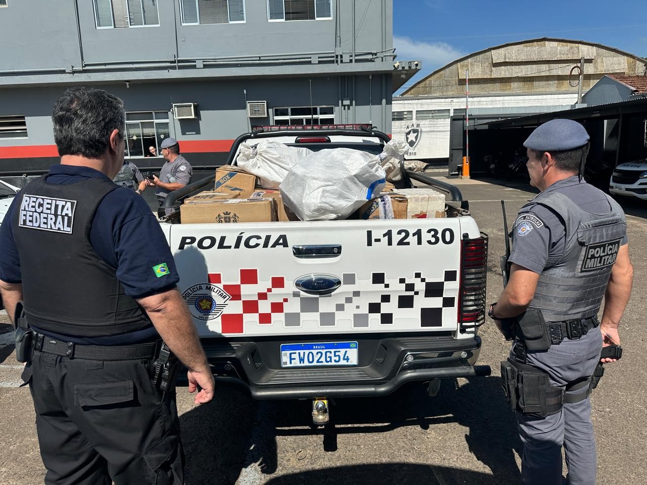 Receita Federal apreende mais de 700 kg de produtos de tabaco irregulares em operação no interior de SP