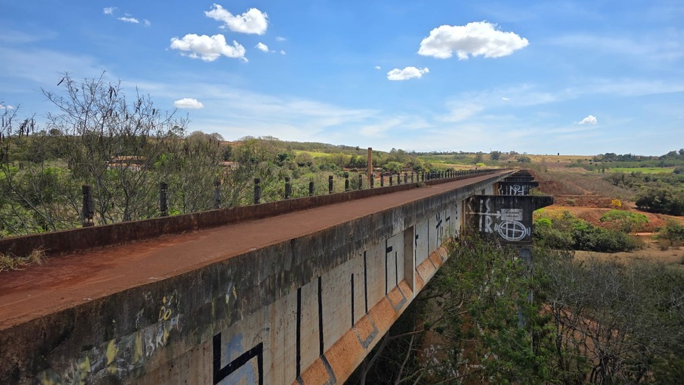 Ponte do Esqueleto em Limeira — Foto: Jefferson Barbosa/EPTV