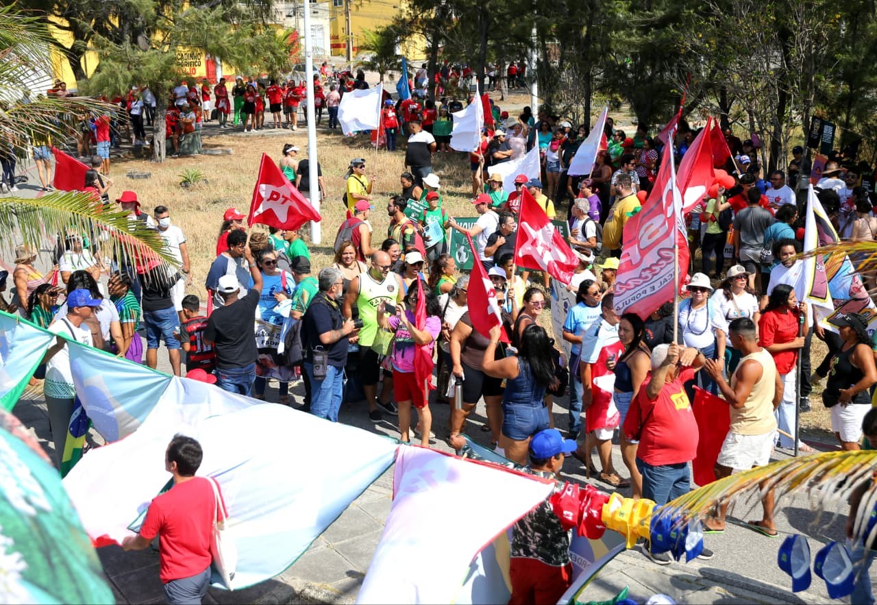 Manifestantes se reúnem em Fortaleza para o Grito dos Excluídos