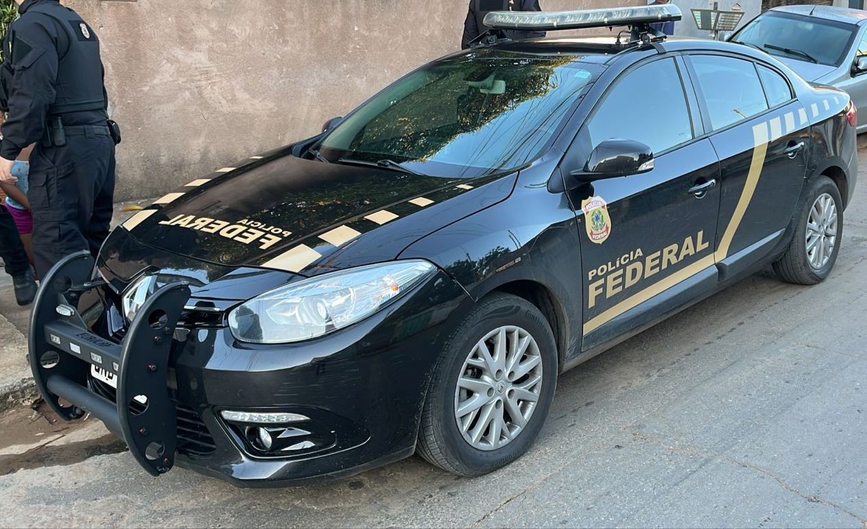 PF cumpre mandado contra suspeito de divulgar conteúdos transfóbicos, racistas e de apologia ao nazismo em Montes Claros