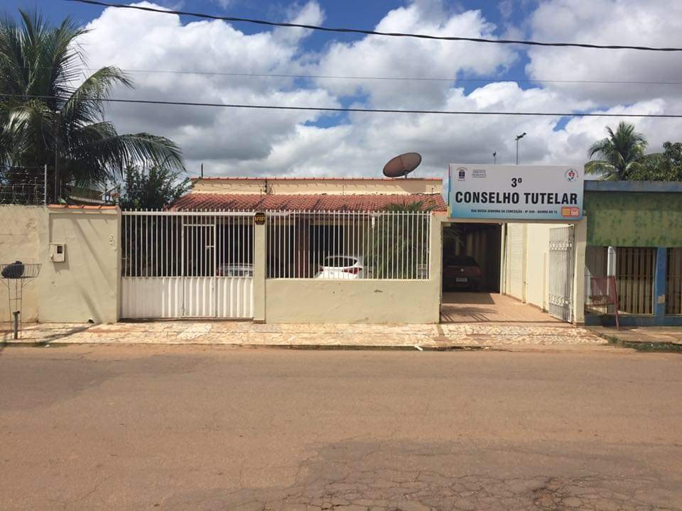 Patati e Patatá da carreta da alegria saem na porrada durante apresentação  infantil em Santa Catarina; veja