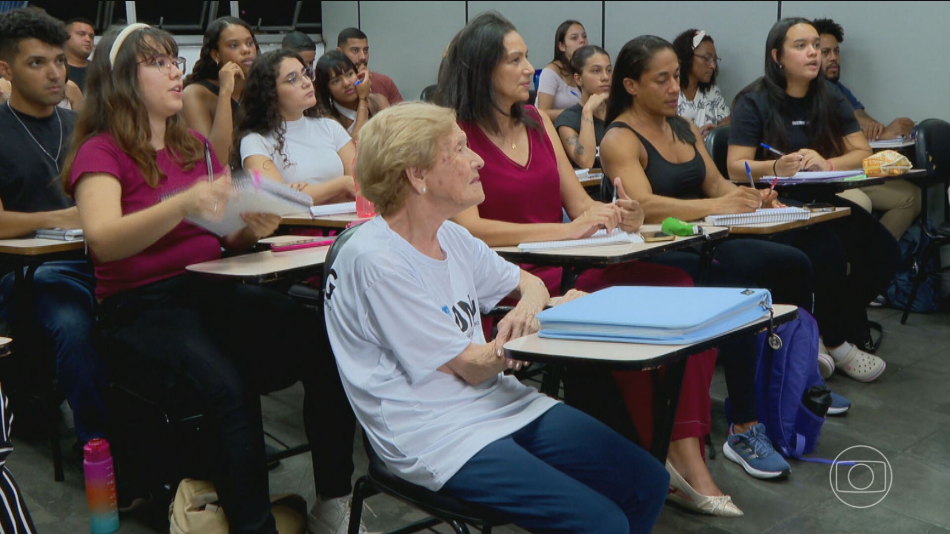 'Quero chegar até o fim do curso', diz bolsista de 91 anos após 1º dia de aula na faculdade de nutrição