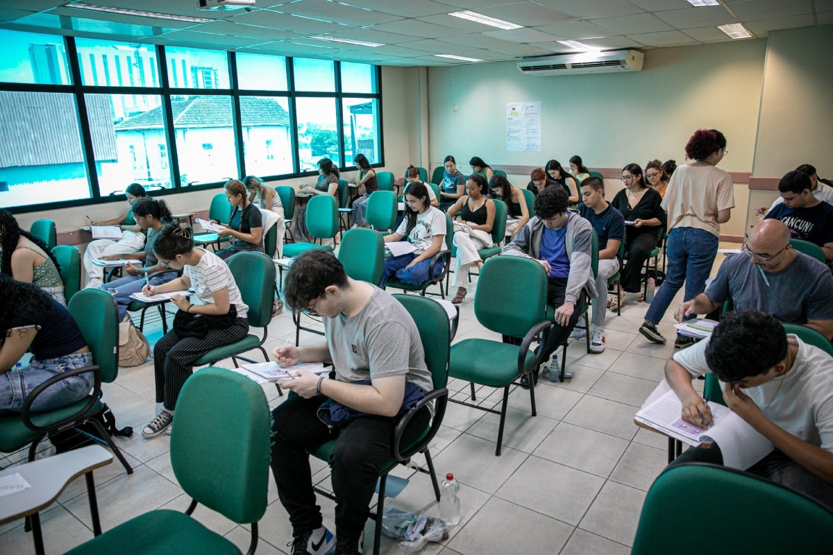 Prazo para solicitar isenção da taxa de inscrição do Vestibular e SIS da UEA encerra nesta sexta-feira (24); veja como solicitar
