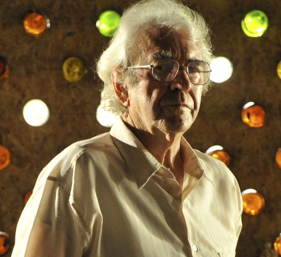 Juca de Oliveira em Avenida Brasil, em que ela o pai da personagem Carminha — Foto: Acervo Globo