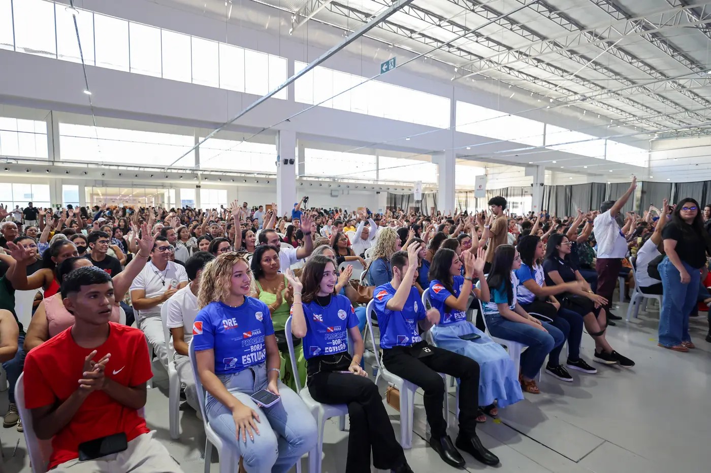 Mega Caravana da Educação reúne mais de 20 municípios em Santarém e entrega cerca de 2 mil benefícios do Bora Estudar