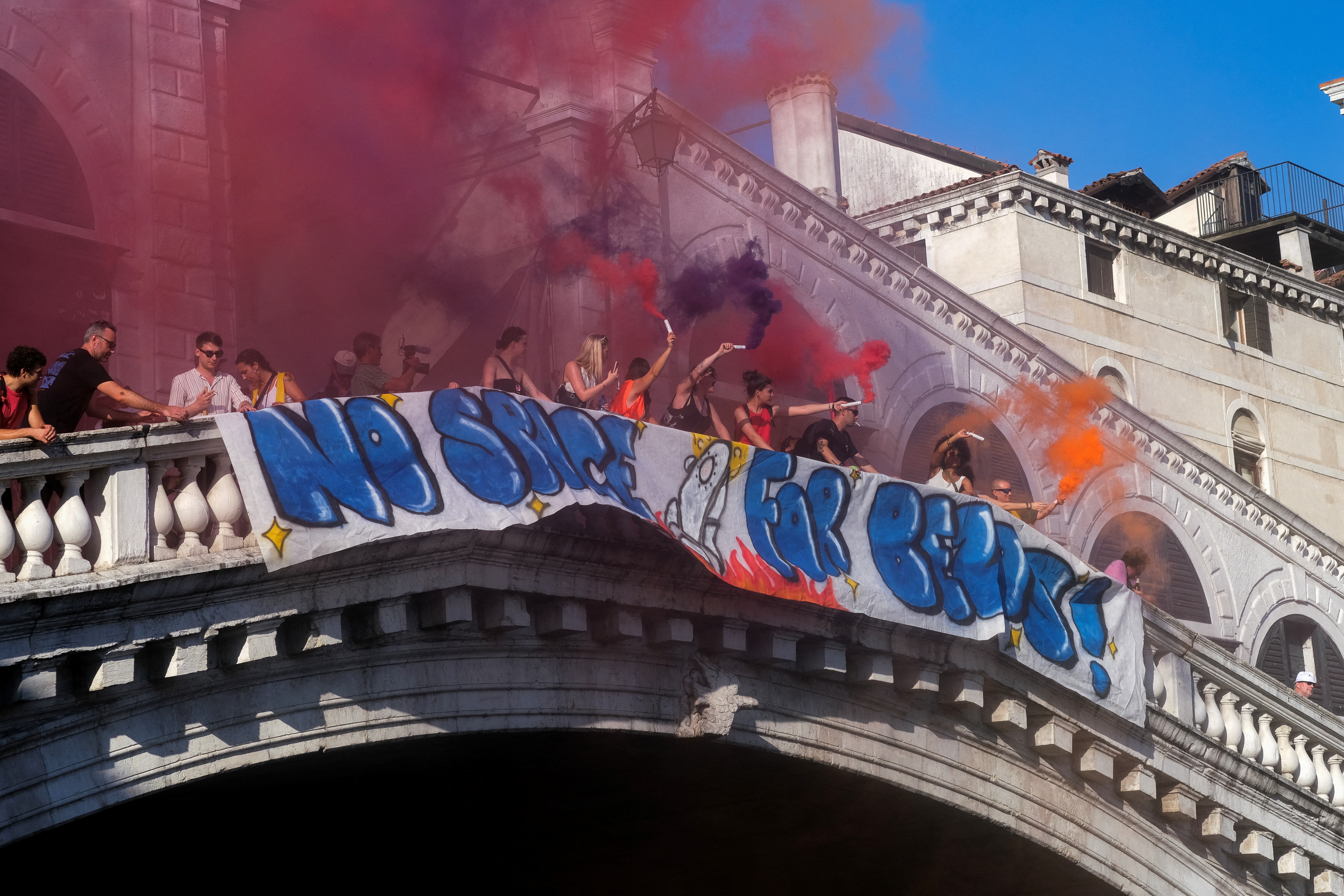 Protestos em Veneza contra casamento de Bezos