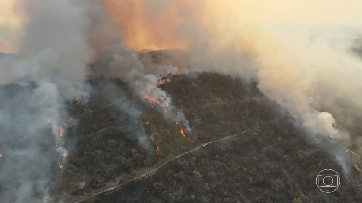 Combate a incêndios no Parque Nacional da Chapada dos Veadeiros, em Goiás, já dura 5 dias