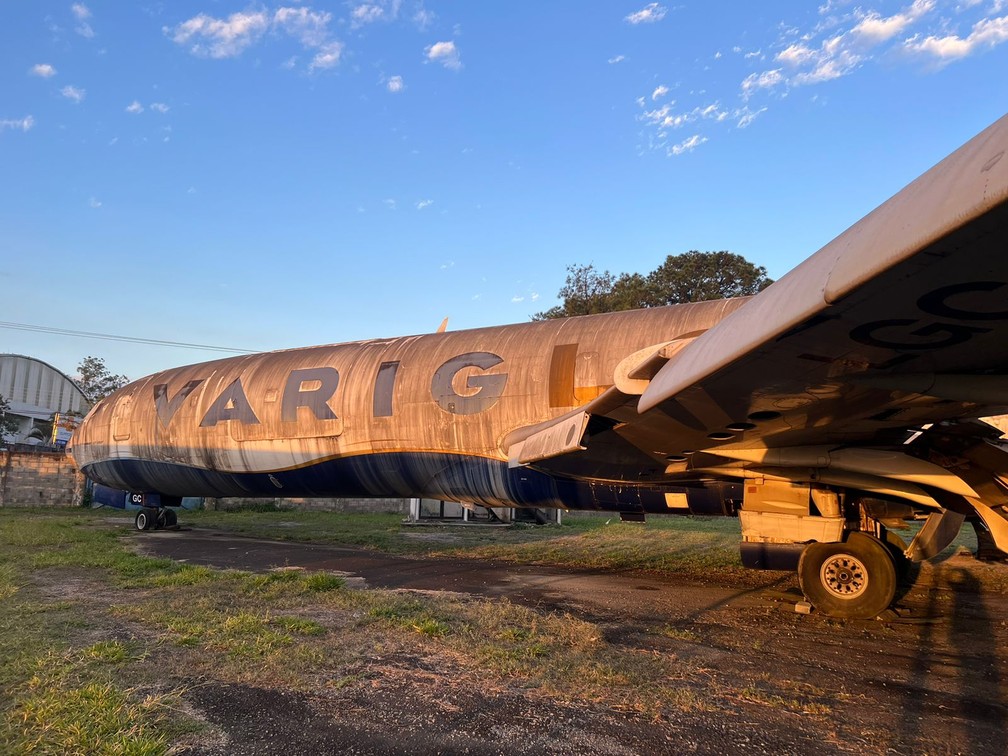 Como Boeing 727, da falida Varig Log, ficou esquecido por mais de uma década no aeroporto de São José dos Campos, SP — Foto: Divulgação / SJK Airport
