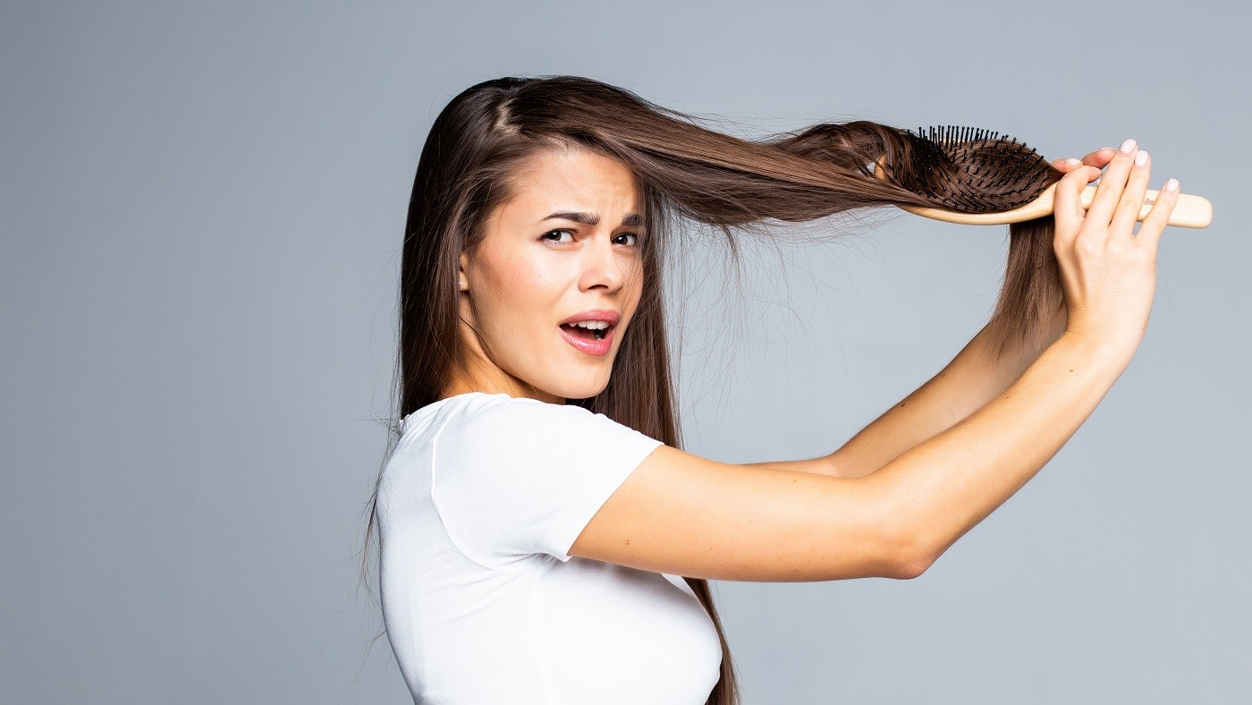 Entenda por que seu cabelo quebra e como fortalecer os fios