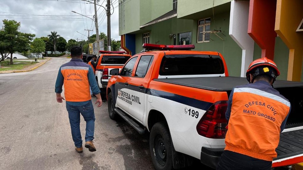 Equipes da Defesa Civil prestam apoio às ações no município — Foto: Defesa Civil-MT