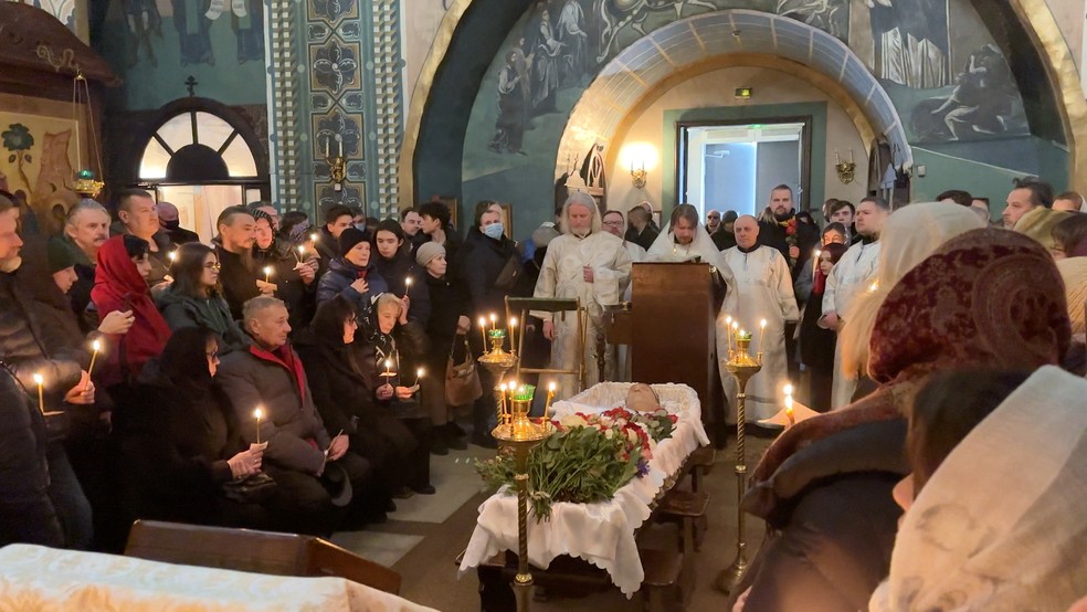 Líder opositor russo Alexei Navalny é velado em igreja de Moscou — Foto: REUTERS/Stringer