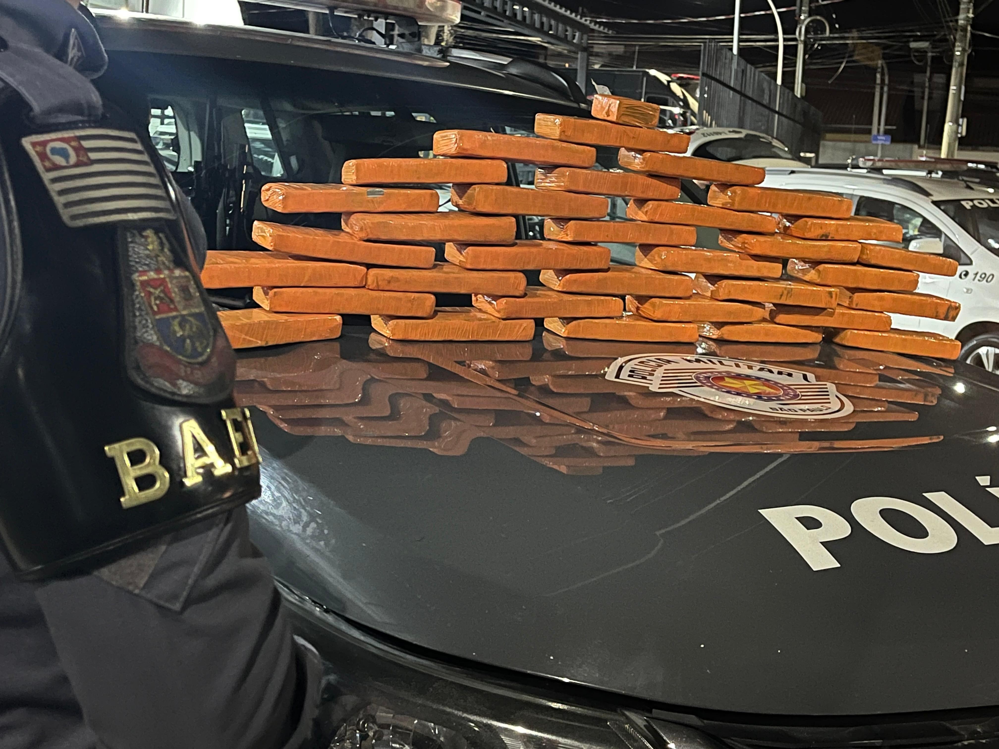 Homem é preso com mais de 18 quilos de maconha em São José dos Campos