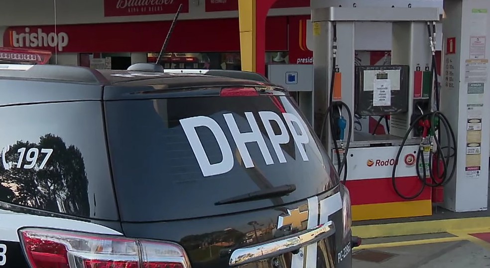Cliente mata frentista e tenta atirar em outras pessoas após briga em posto de combustíveis de Curitiba — Foto: Reprodução/RPC