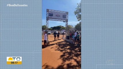 Atletas participam do desafio de corrida Palmas Backyard Ultra no Mirante do Limpão