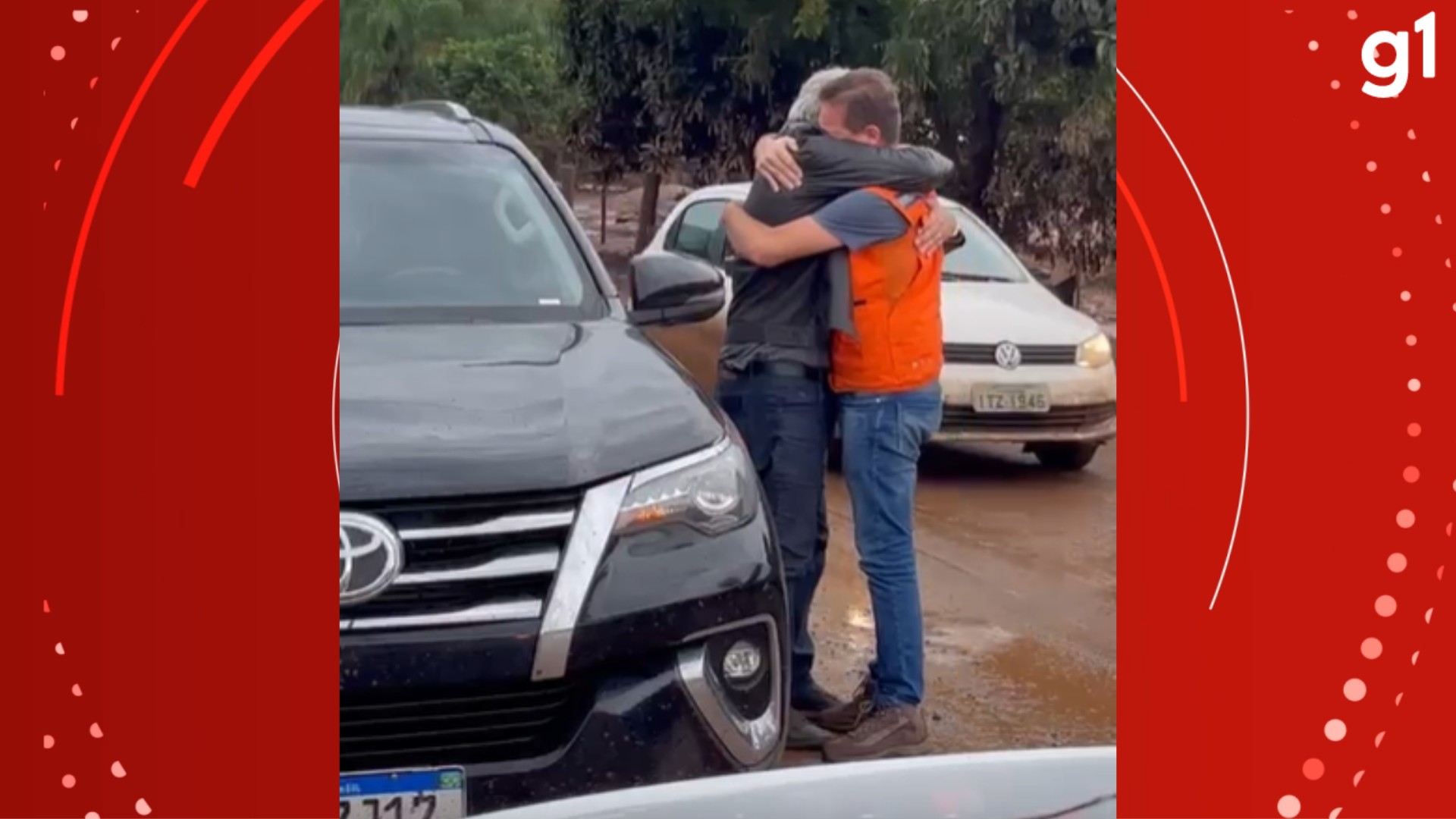 VÍDEO: prefeito de Encantado se emociona ao reencontrar os pais, que estavam isolados em outro município