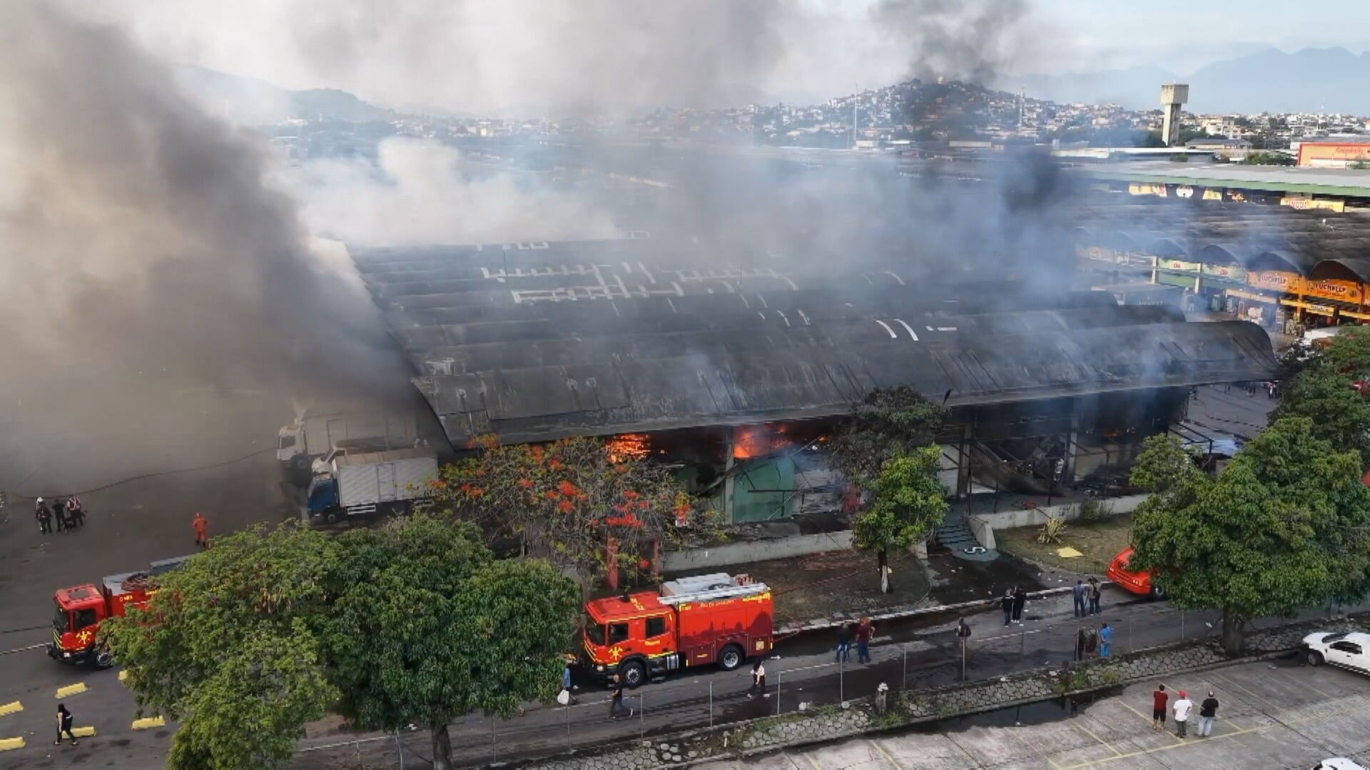 Incêndio atinge Ceasa no Rio, mas pavilhão usado por produtores de Teresópolis não é afetado